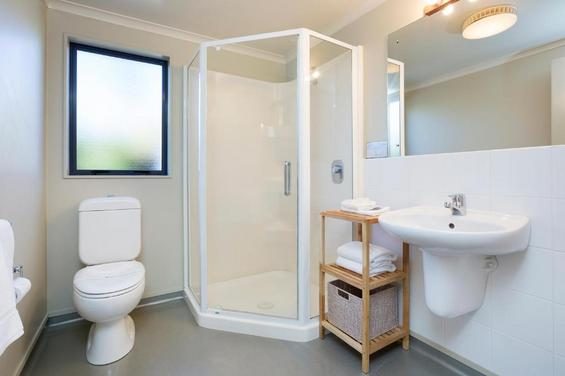 1 Bedroom Unit Upstairs